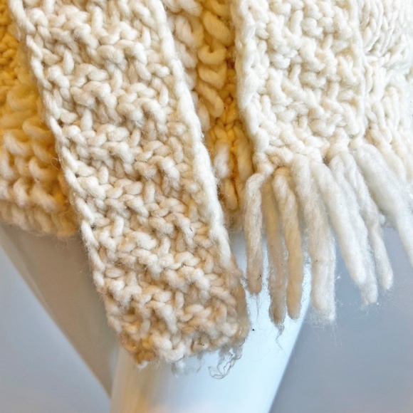 Knit Cardigan Wool Jacket with tie belt, white, Size M - Picture 3 of 12